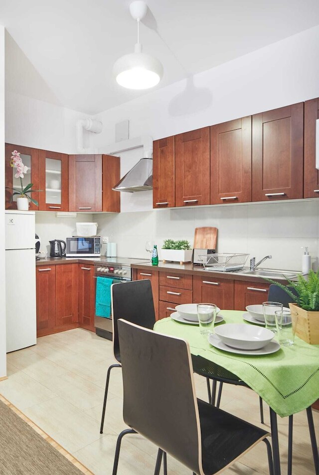 ゾリボルツ グリーン ガーデン アパートメント