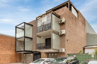 バルメイン モダン アパートメンツ