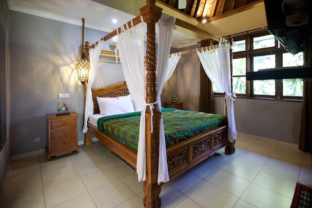 ベイショア ヴィラ サヌール