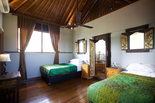 ベイショア ヴィラ サヌール