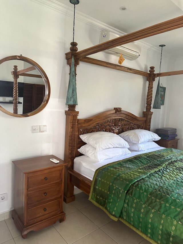 ベイショア ヴィラ サヌール