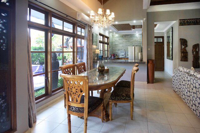 ベイショア ヴィラ サヌール