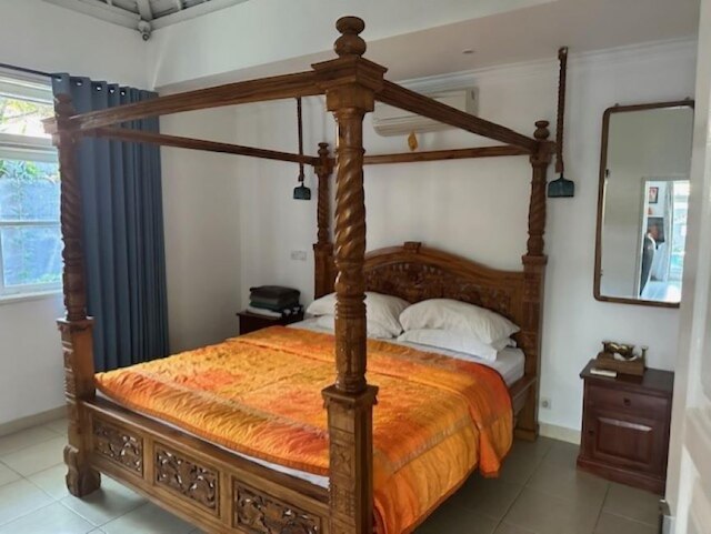 ベイショア ヴィラ サヌール