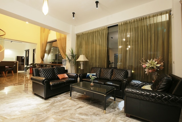 イージー イン (簡單旅宿)