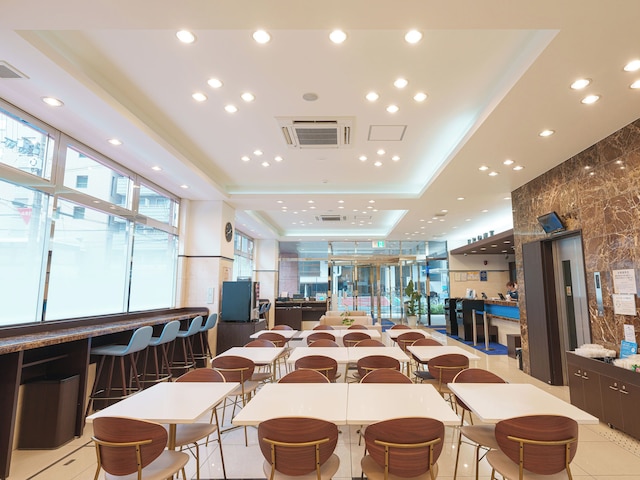 東横 INN 大阪阪急十三駅西口 2