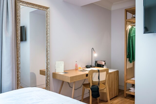 ニッチ ホテル アテネ