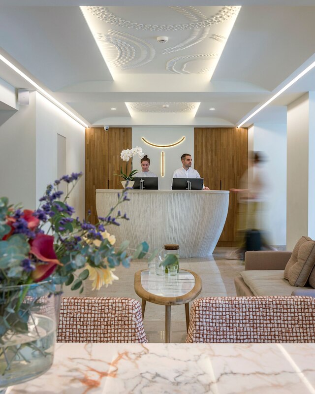 ニッチ ホテル アテネ