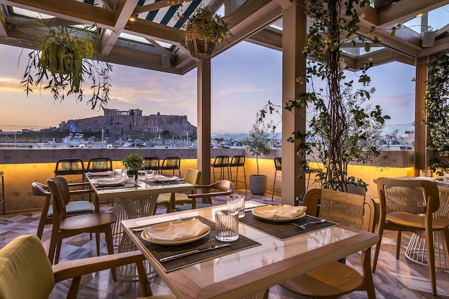 ニッチ ホテル アテネ