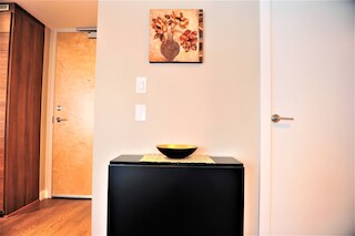 ブランニュー 1 ベッドルーム 1 デン コンド イン バンクーバー