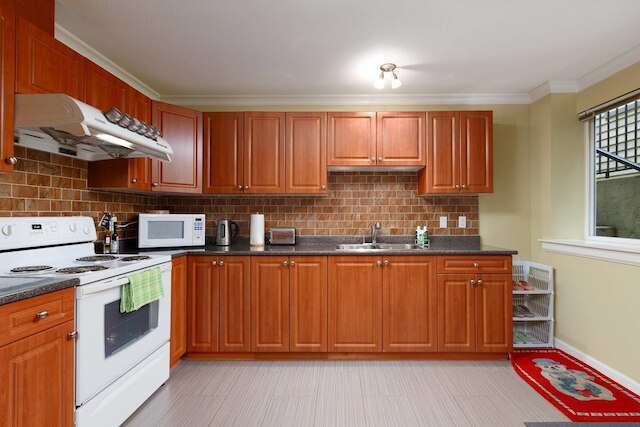 バンクーバー北部にある居心地の良い 3 ベッドルーム