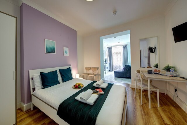 IN3 ミディアム スタジオ