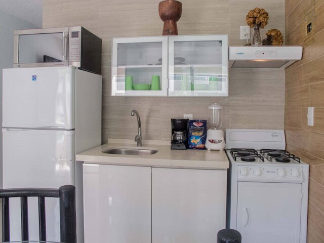 ビーチの近くのモダンなアパートメント