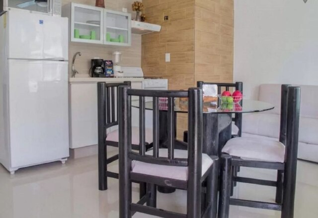 ビーチの近くのモダンなアパートメント