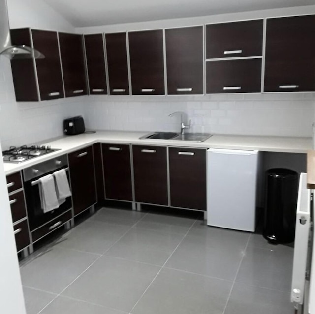 トレイトハウス