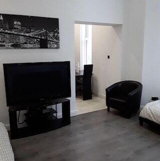 トレイトハウス