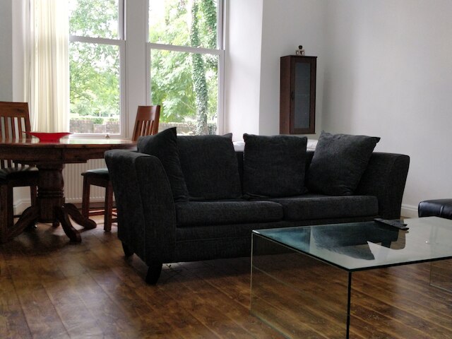 トレイトハウス