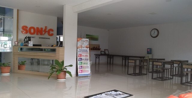 ホテル ソニック エアポート スマラン