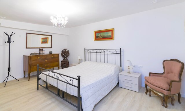 カ アルベルト アパートメンツ 1