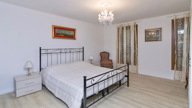 カ アルベルト アパートメンツ 1