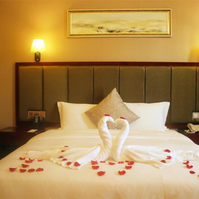 ワールドホテル グランド 嘉興 湖南 (湖南佳兴世尊酒店)