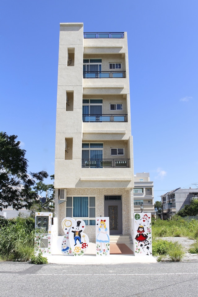 ナ ナ ヤ ジ ベッド アンド ブレックファスト (娜娜雅集民宿)