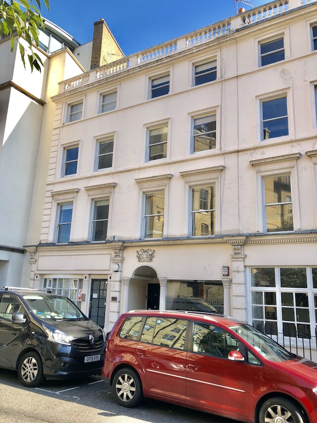 バッキンガム パレス ビュー アパートメント