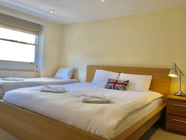 バッキンガム パレス ビュー アパートメント