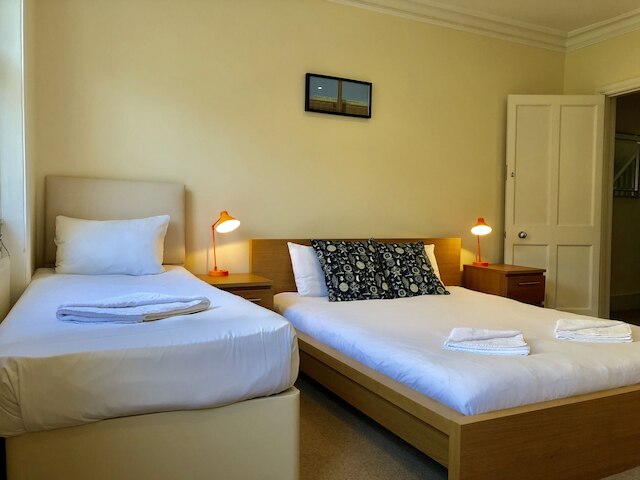 バッキンガム パレス ビュー アパートメント