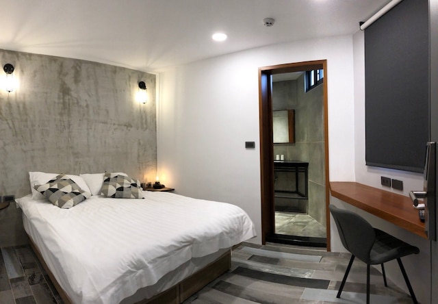 ザ アップステアズ