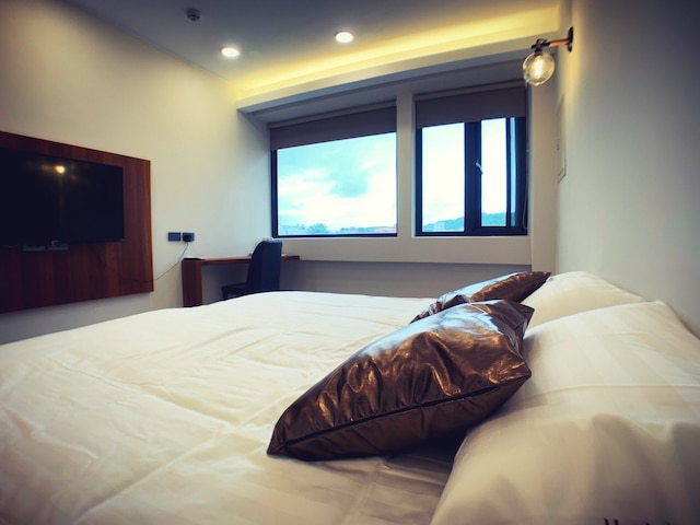 ザ アップステアズ