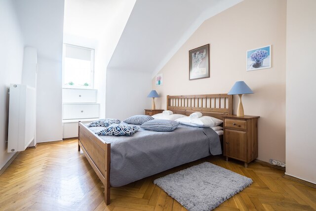 エレガント アパートメント マーケット スクエア