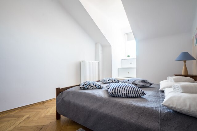 エレガント アパートメント マーケット スクエア