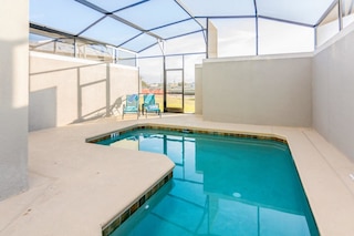 アメージング タウンホーム ウィズ プライベート プール SL3054