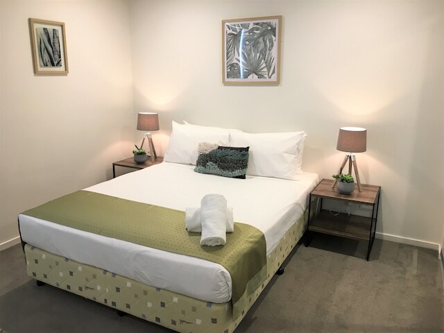 モウブレイ イースト アパートメンツ