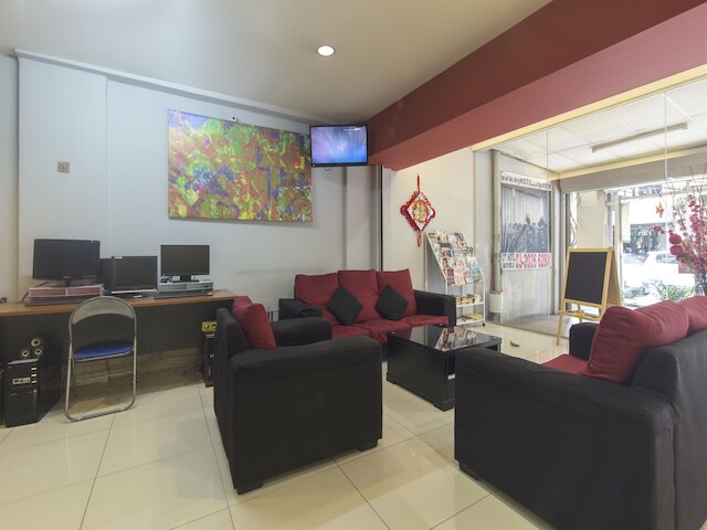 スーパー OYO 761 シティ ホテル