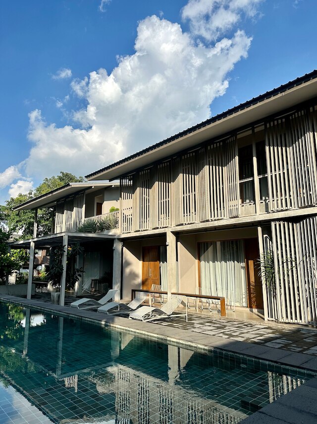 サンキッス プール ベッド カフェ