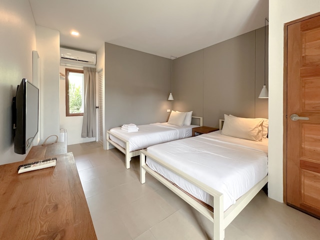 サンキッス プール ベッド カフェ