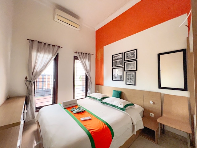 ホームステイ・サウィットサリ デカット・ハルトノ・モール そして UGM by Simply Homy