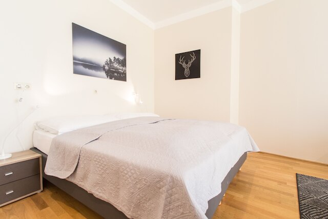 アパートメント  カイザーシュトラーセ