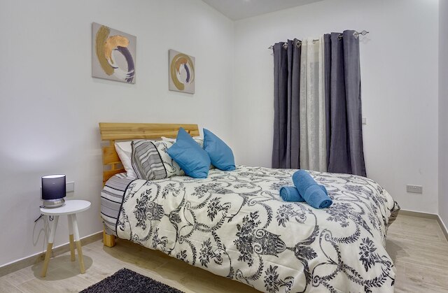 ラグジャリー 3 ベッドルーム アパートメント ウィズ マリーナ ビューズ