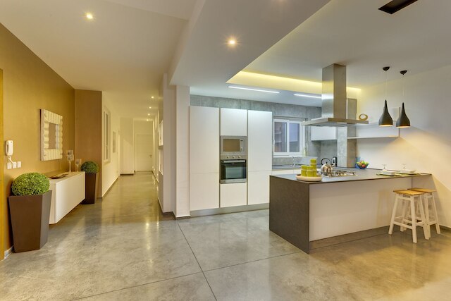 ラグジャリー 3 ベッドルーム アパートメント ウィズ マリーナ ビューズ