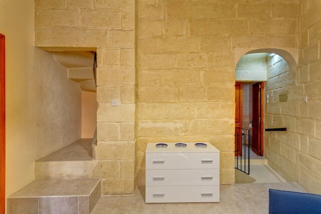 伝統的なマルタのタウンハウス、屋上テラス、眺望あり