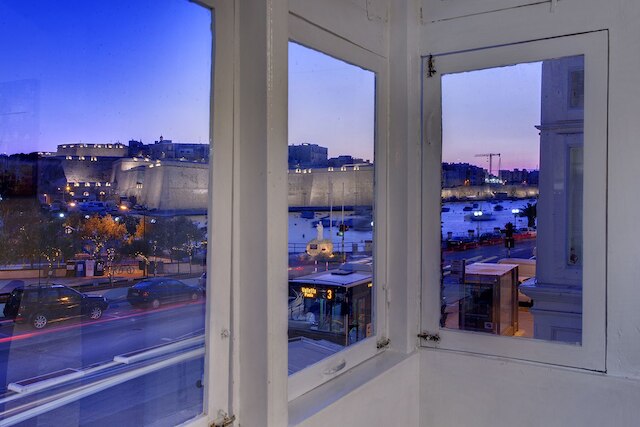 チャーミング シーフロント ハウス イン カルカラ