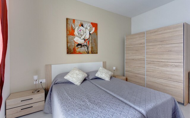 セントジュリアンズの中心部にあるモダンなアパートメント