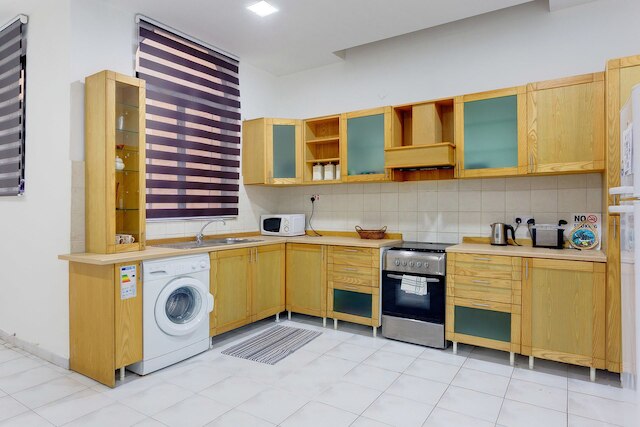 スペーシャス シーフロント アパートメント ウィズ スタニング ビューズ