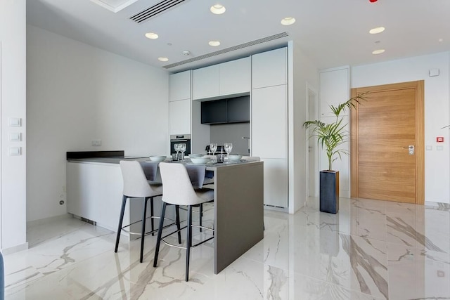 ティニエ ポイントにある素晴らしいアパート、プールあり