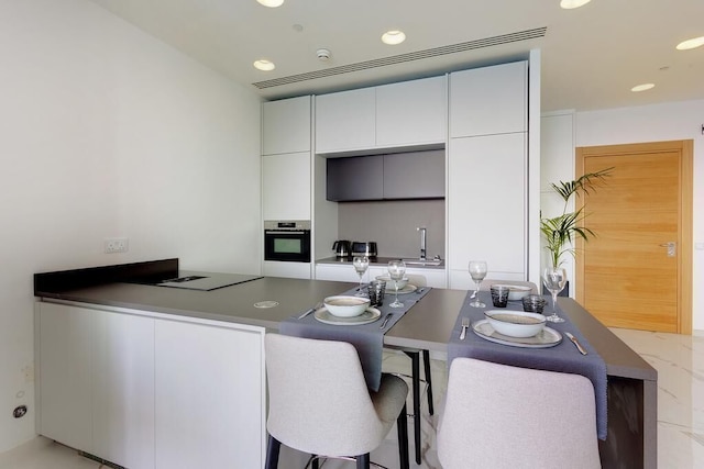 ティニエ ポイントにある素晴らしいアパート、プールあり