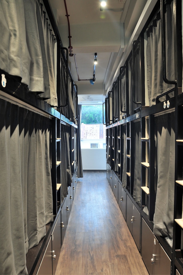 ベアリー ベスト ! ホステル カンポン グラム