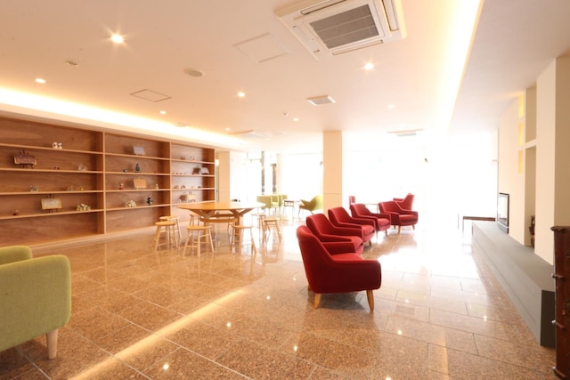 アマクササンタカミングホテル