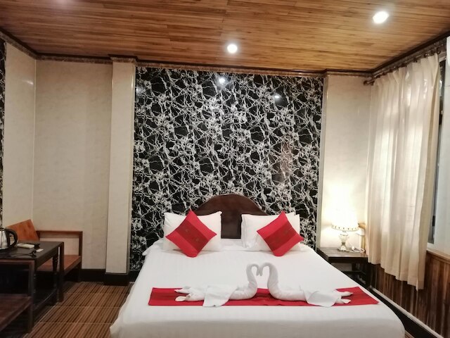 ルアンプラバン リバー ロッジ